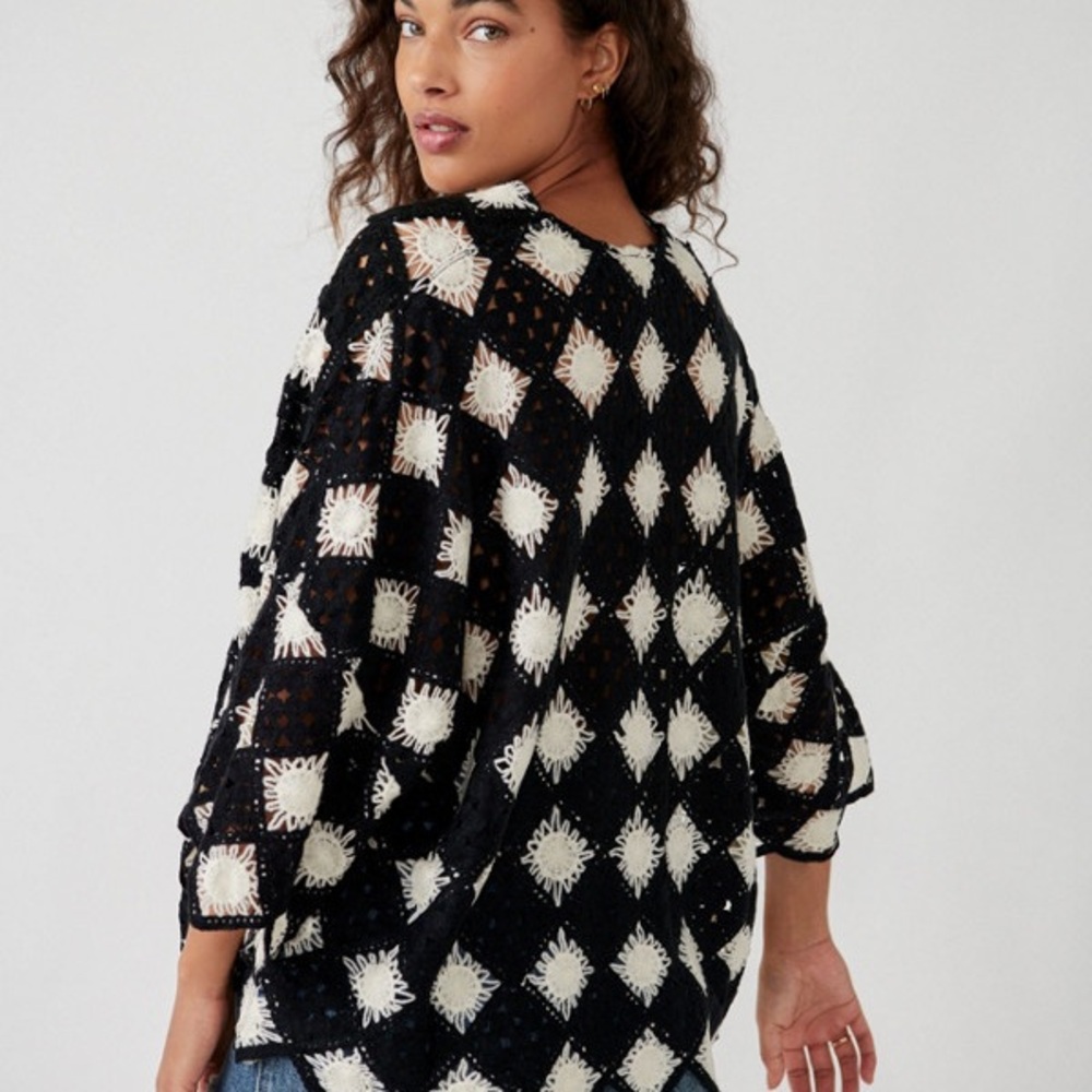 Free People Beach House black and white crochet Tee Tshirt Blouse Knit